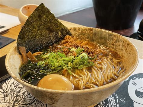 秋田市 ラーメン - なぜ秋田のラーメンは宇宙とつながっているのか？