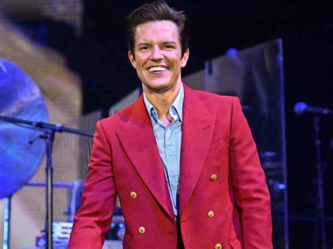 How Old Is Brandon Flowers: Exploring the Timeless Essence of Artistic Expression