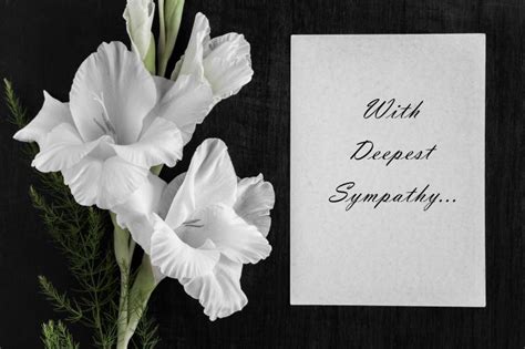 What to Write on Funeral Flowers for a Friend: A Guide to Expressing Sympathy and Love